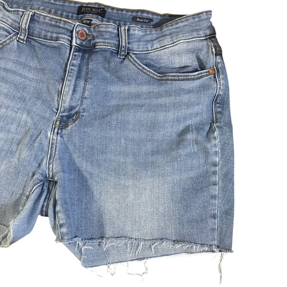 Judy Blue Womens Custom Cutoff Jean Shorts Size 18W Light Wash Frayed Hem Casual - Picture 4 of 11